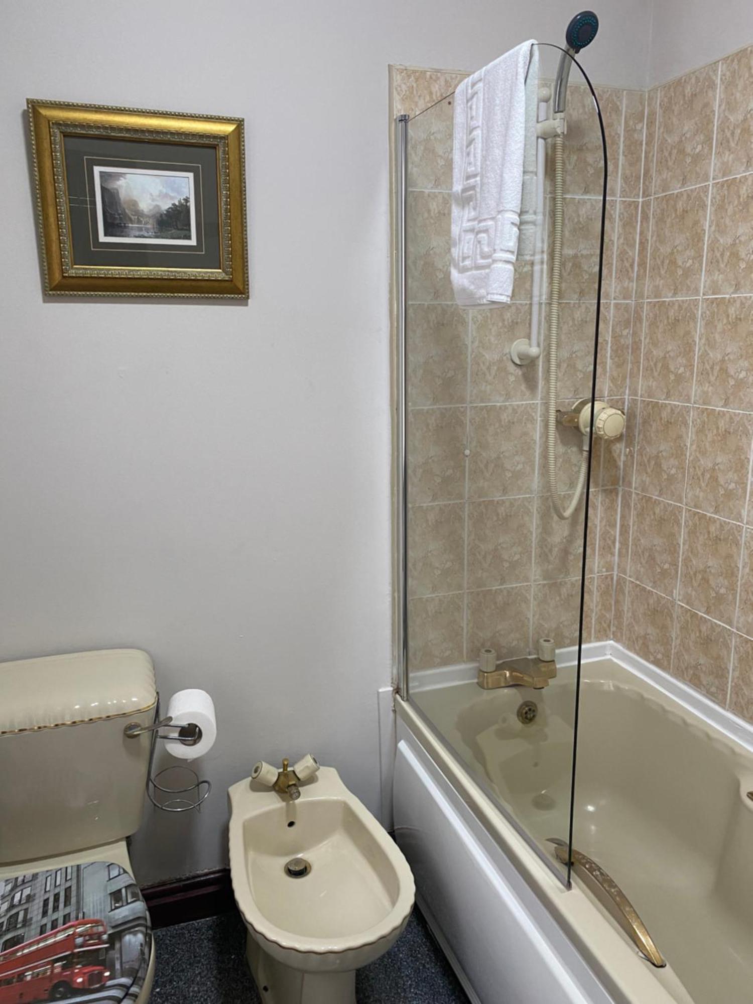Townhouse Apartments Ayr Bagian luar foto